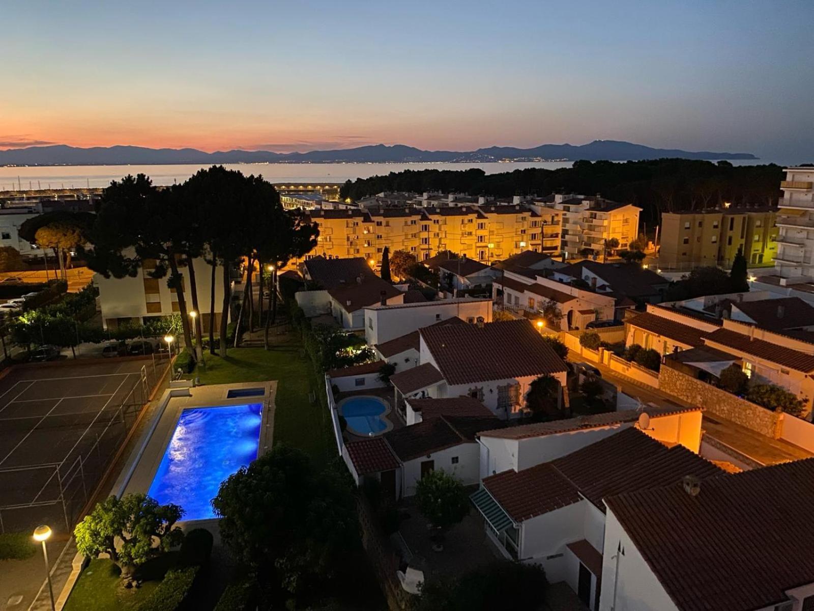 L' Escala Orsa-Atico Con Vista Al Mar Y Piscina 아파트 외부 사진