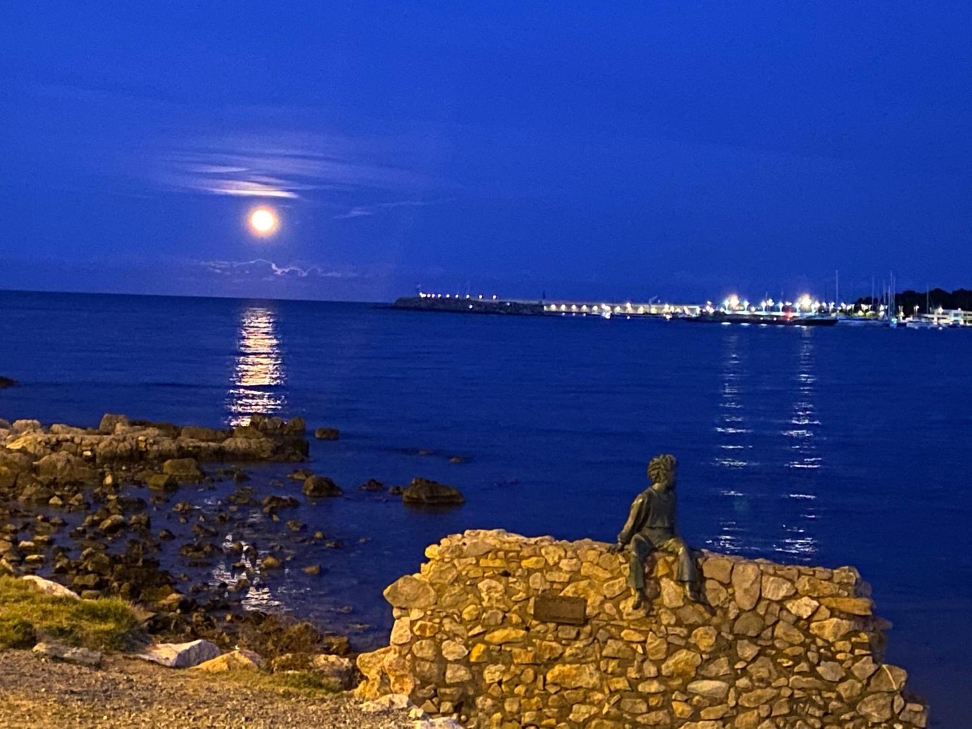 L' Escala Orsa-Atico Con Vista Al Mar Y Piscina 아파트 외부 사진